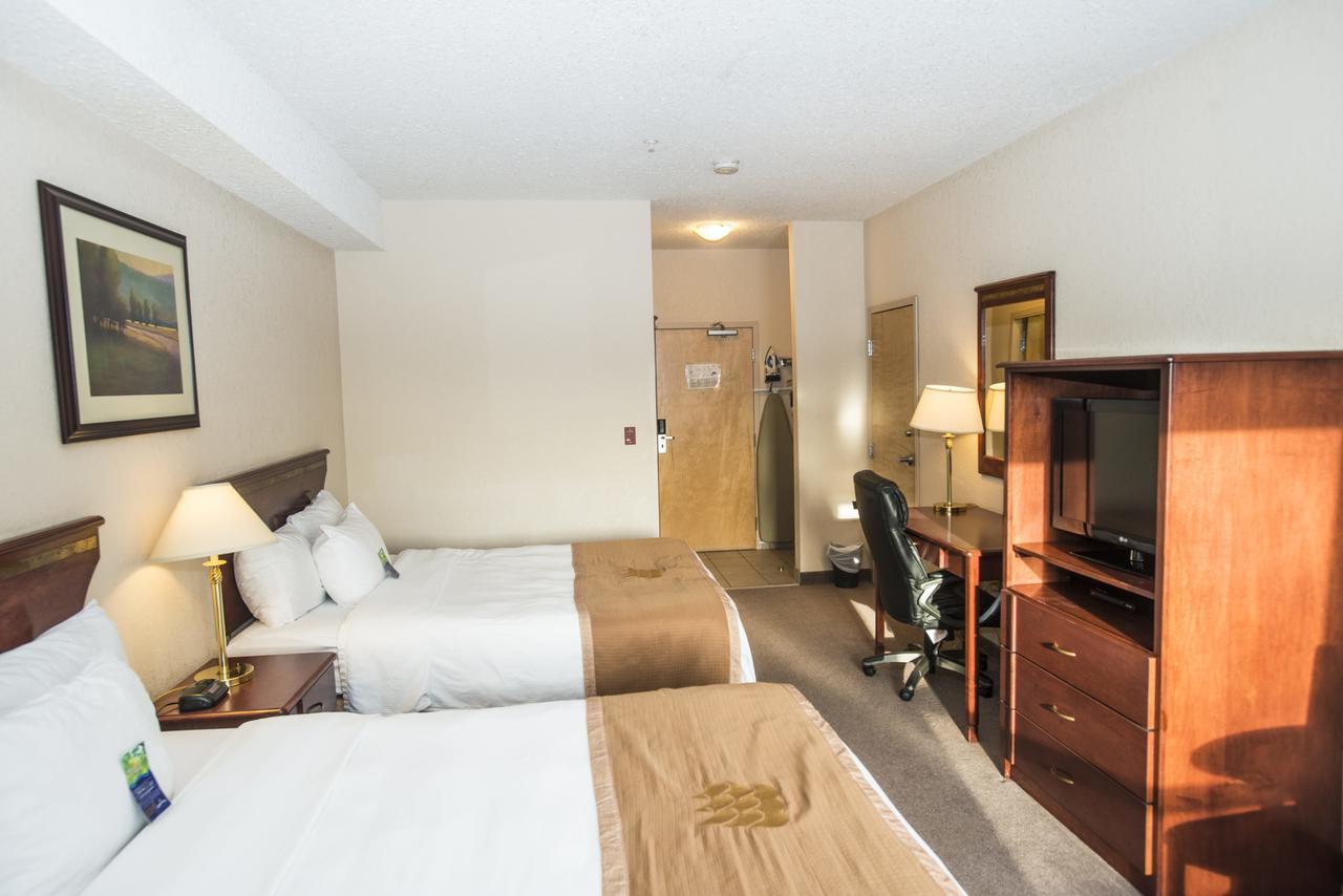 Lakeview Inns & Suites - Chetwynd Exterior photo