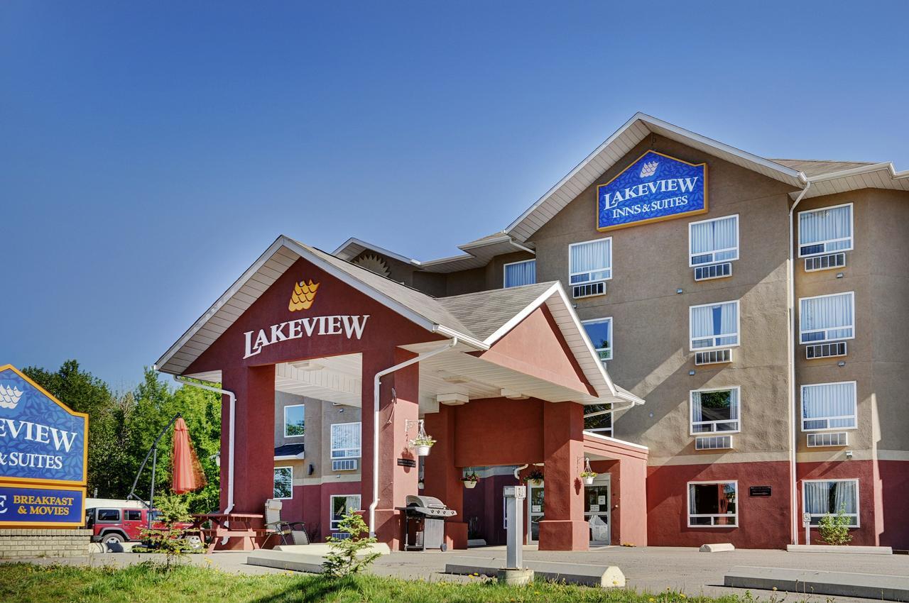 Lakeview Inns & Suites - Chetwynd Exterior photo